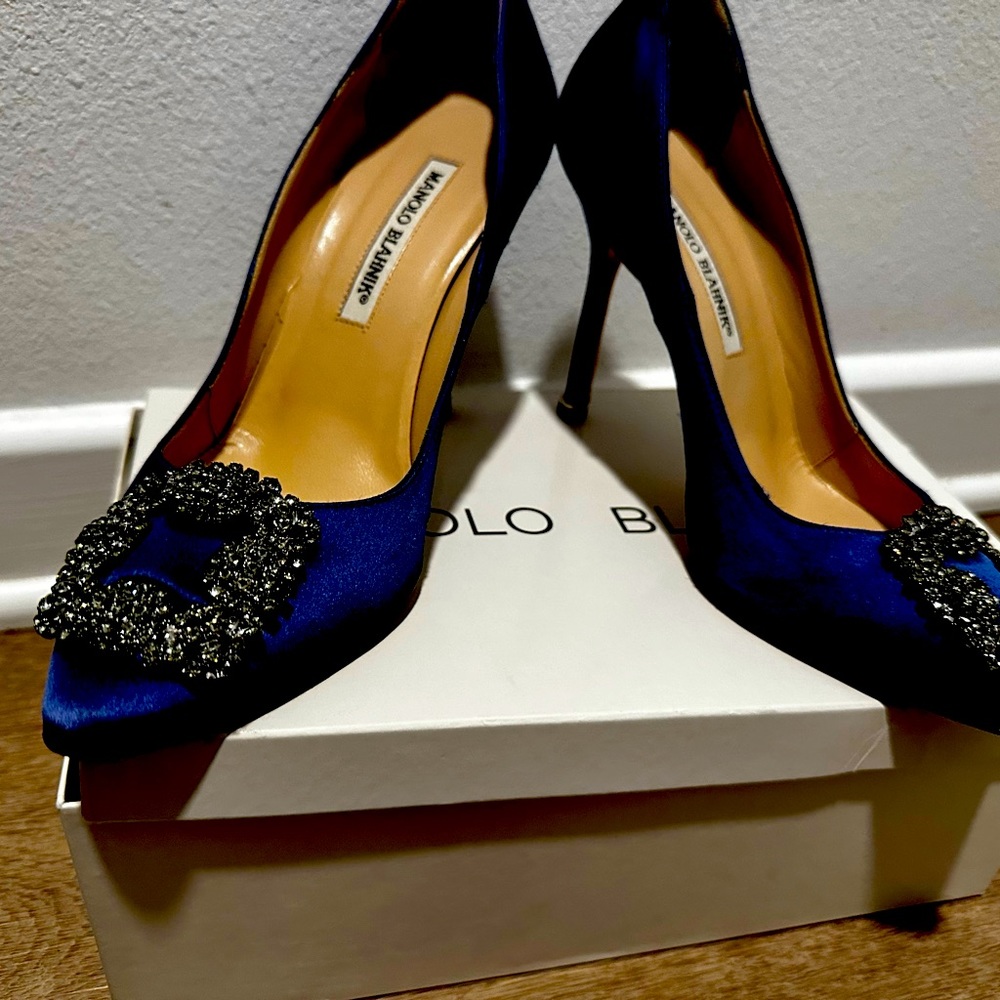 Manola Blahnik blue satin Sex and the city legendary pumps 38
